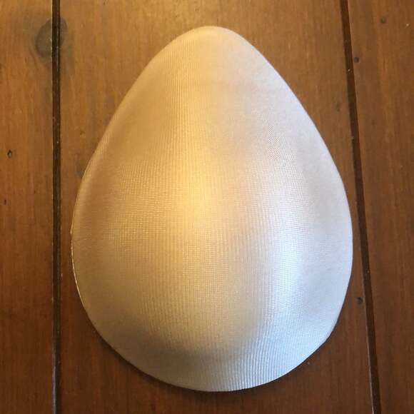 NEARLY ME CASUAL 430 NON-WEIGHTED FOAM OVAL BREAST PROSTHESIS - Picture 4 of 10